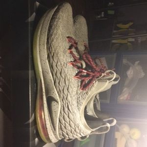 Lebron 15 low